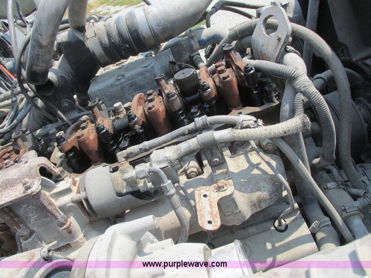 image for item L4058 2007 Mack CXN semi truck