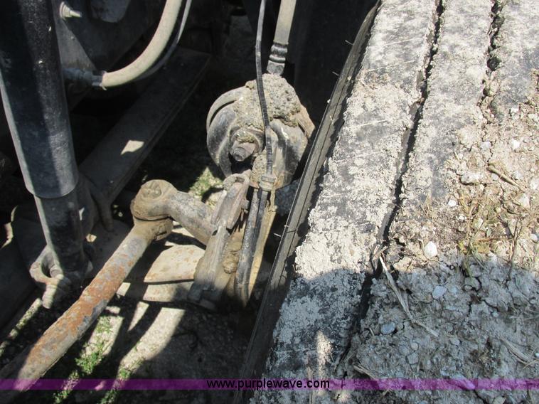 image for item L4058 2007 Mack CXN semi truck