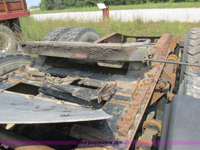 image for item L4058 2007 Mack CXN semi truck