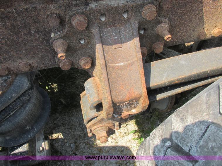 image for item L4058 2007 Mack CXN semi truck