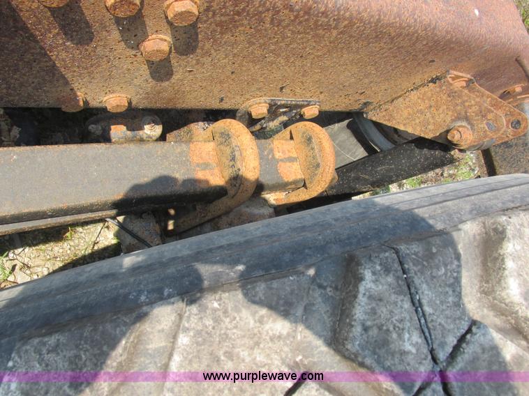 image for item L4058 2007 Mack CXN semi truck