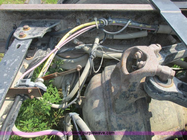 image for item L4060 2007 Kenworth T800 semi truck