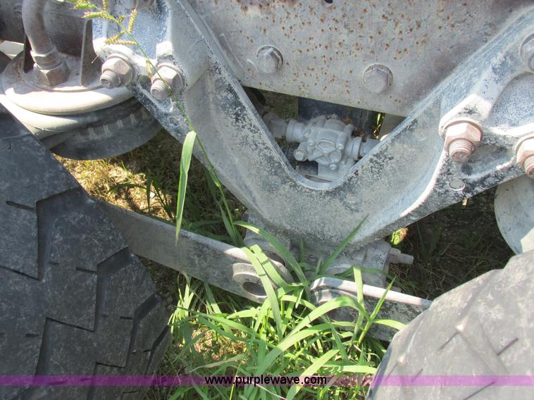 image for item L4060 2007 Kenworth T800 semi truck