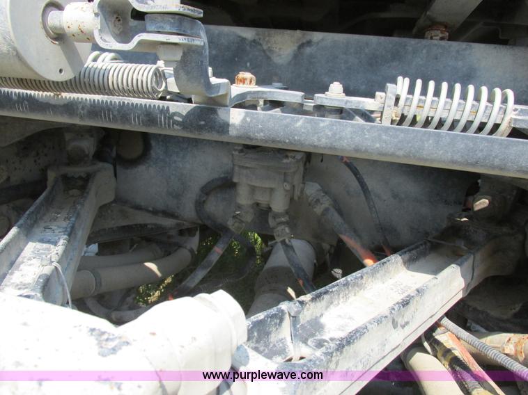 image for item L4060 2007 Kenworth T800 semi truck