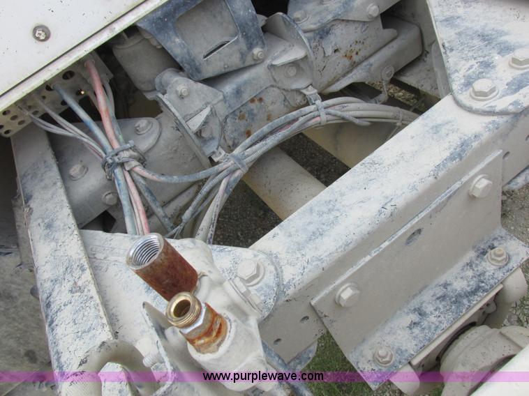 image for item L4060 2007 Kenworth T800 semi truck