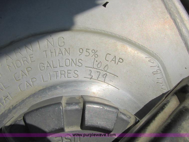 image for item L4060 2007 Kenworth T800 semi truck