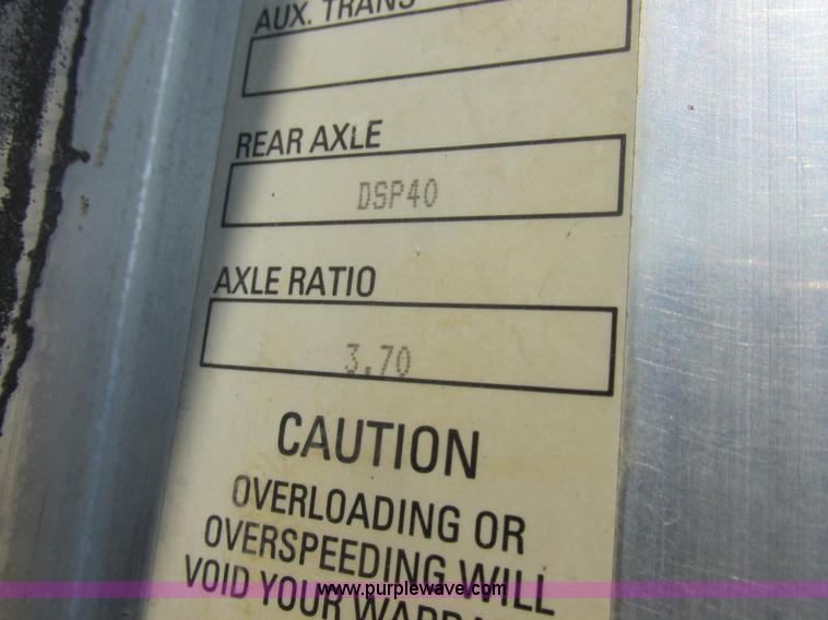 image for item L4060 2007 Kenworth T800 semi truck