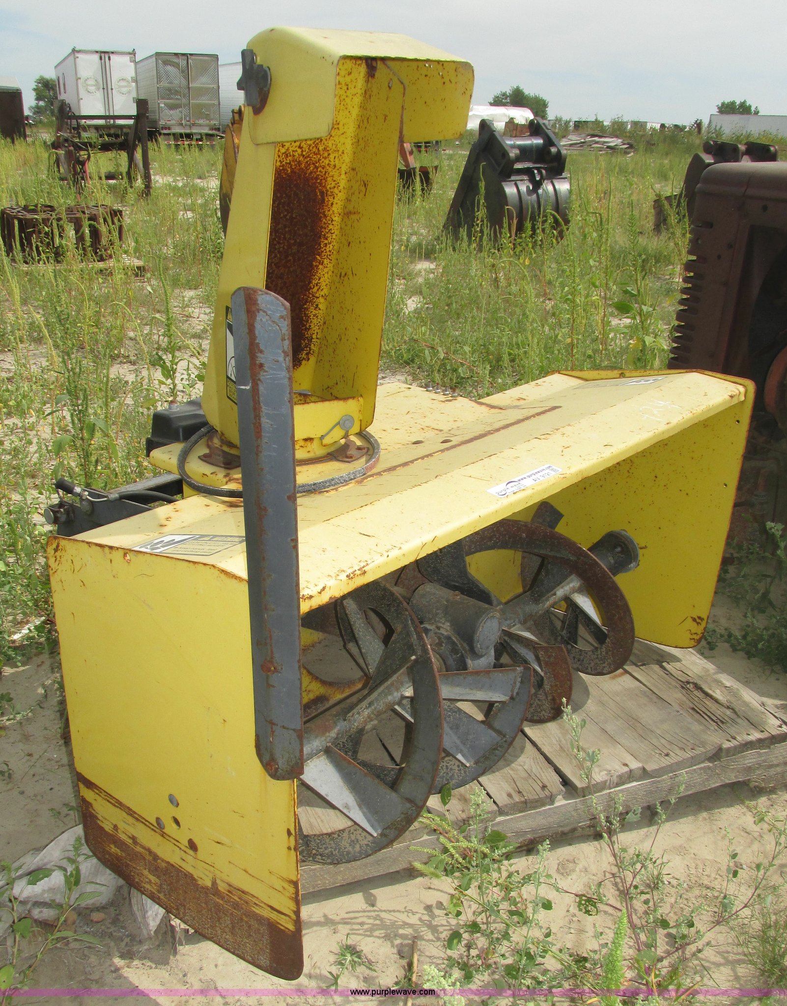 John Deere snow blower attachment in Broken Bow, NE Item AV9121 sold