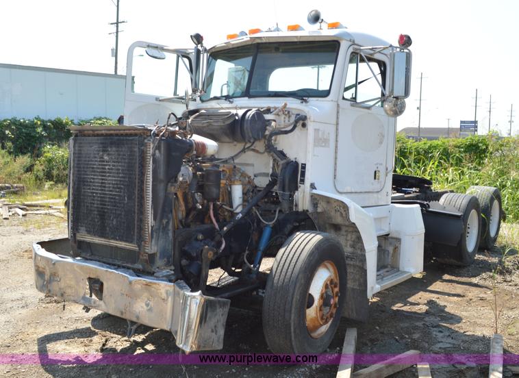image for item AX9408 2000 Peterbilt 377 semi truck
