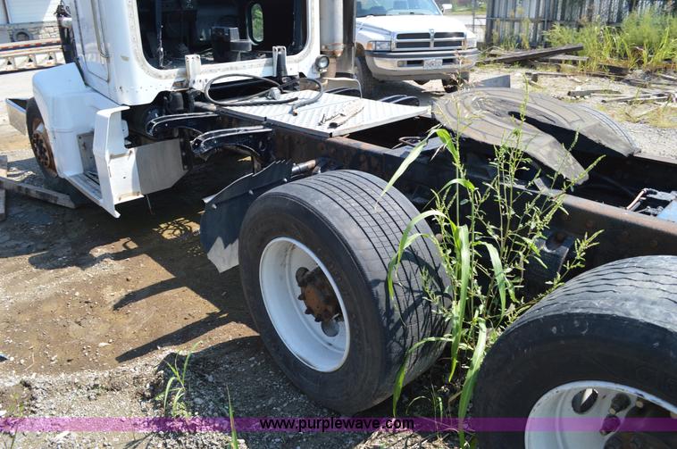 image for item AX9408 2000 Peterbilt 377 semi truck