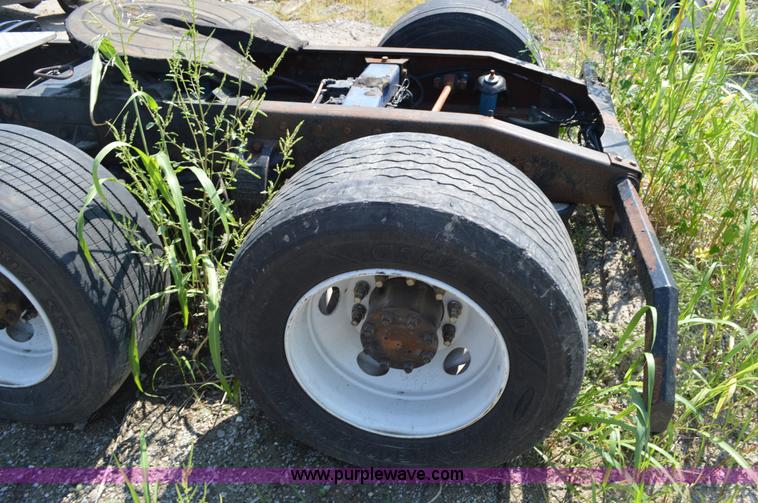 image for item AX9408 2000 Peterbilt 377 semi truck