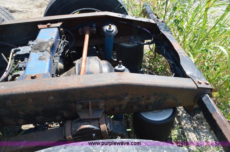 image for item AX9408 2000 Peterbilt 377 semi truck