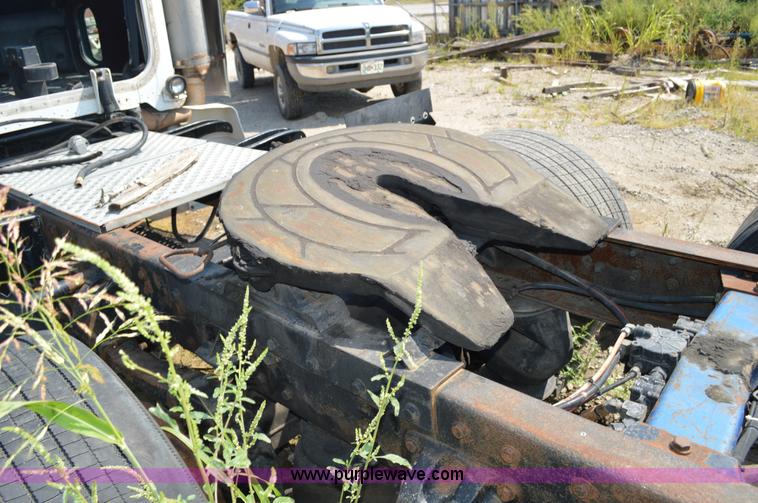 image for item AX9408 2000 Peterbilt 377 semi truck