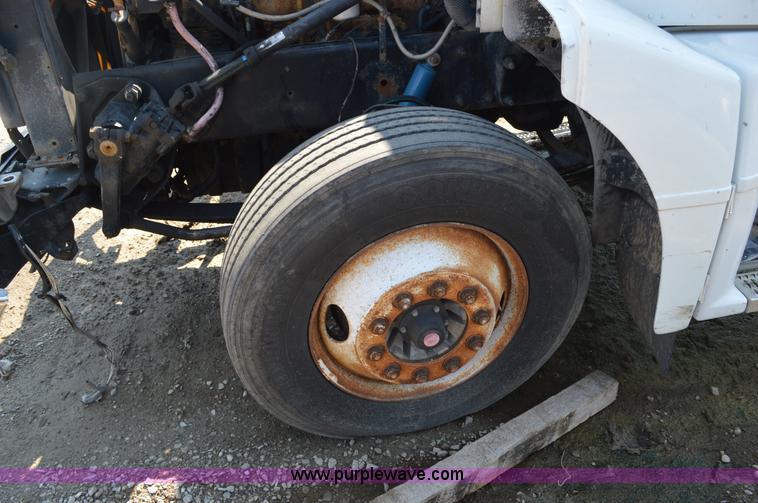 image for item AX9408 2000 Peterbilt 377 semi truck