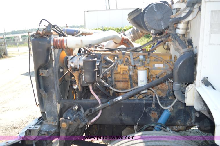 image for item AX9408 2000 Peterbilt 377 semi truck