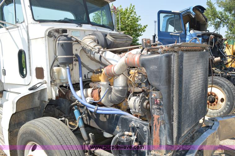 image for item AX9408 2000 Peterbilt 377 semi truck