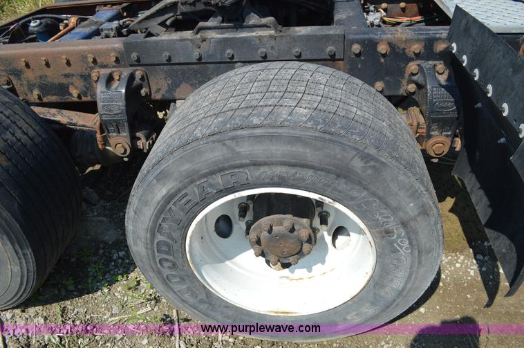 image for item AX9408 2000 Peterbilt 377 semi truck