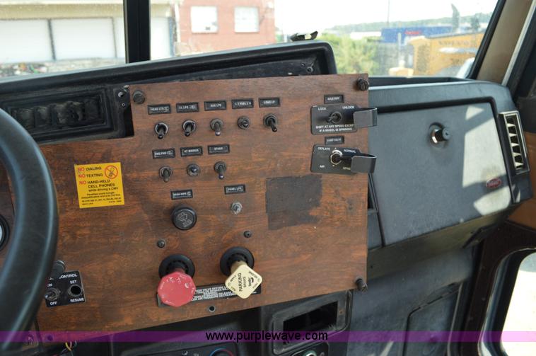 image for item AX9408 2000 Peterbilt 377 semi truck