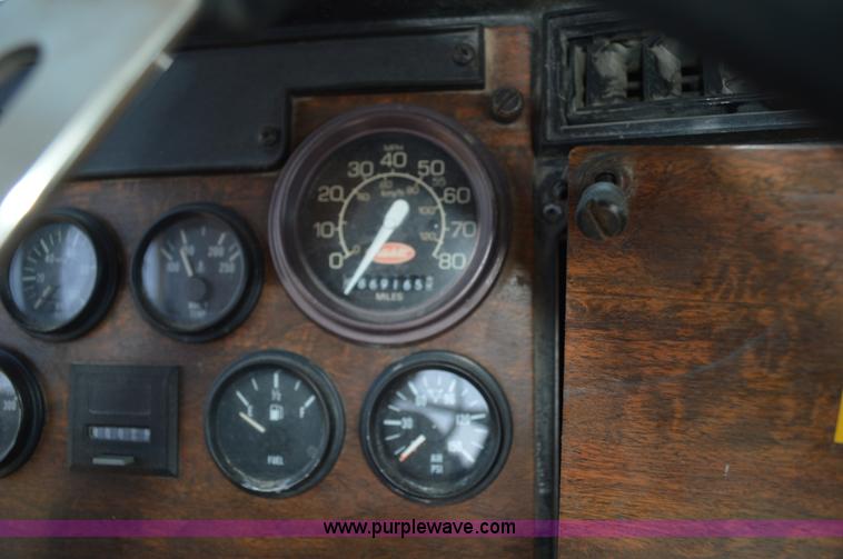 image for item AX9408 2000 Peterbilt 377 semi truck