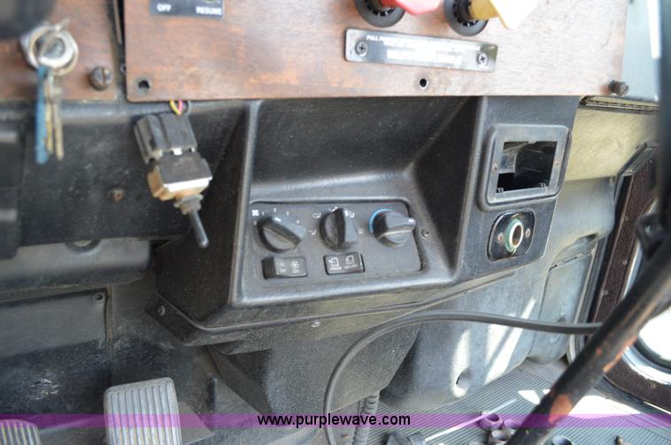 image for item AX9408 2000 Peterbilt 377 semi truck