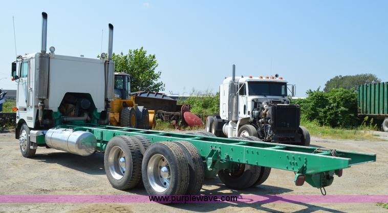 image for item AX9410 1993 Peterbilt 362