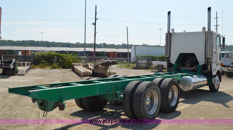 image for item AX9410 1993 Peterbilt 362