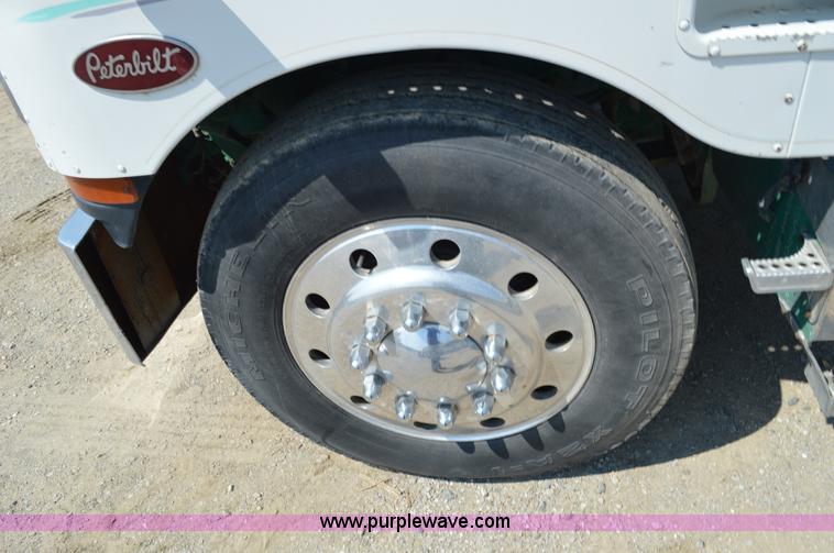 image for item AX9410 1993 Peterbilt 362