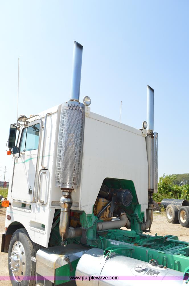 image for item AX9410 1993 Peterbilt 362