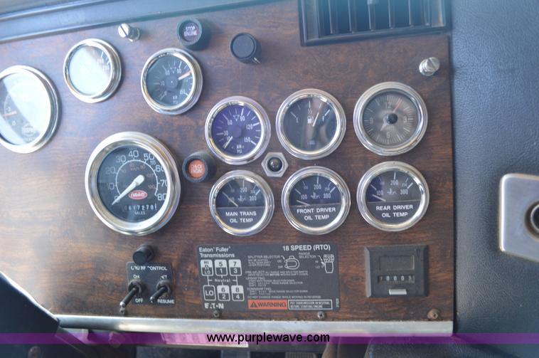 image for item AX9410 1993 Peterbilt 362