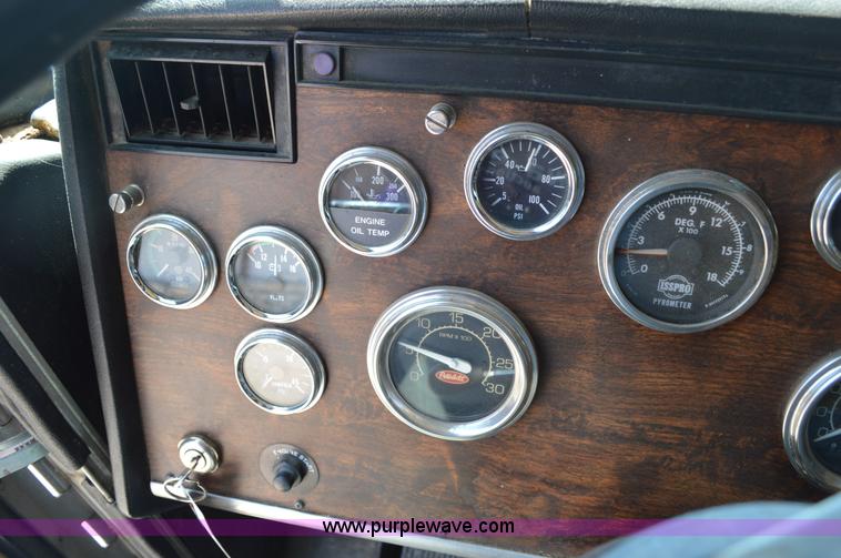 image for item AX9410 1993 Peterbilt 362