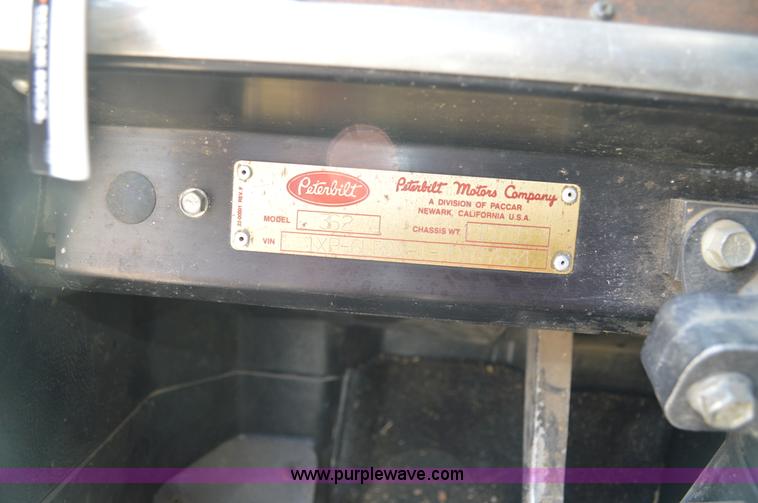 image for item AX9410 1993 Peterbilt 362
