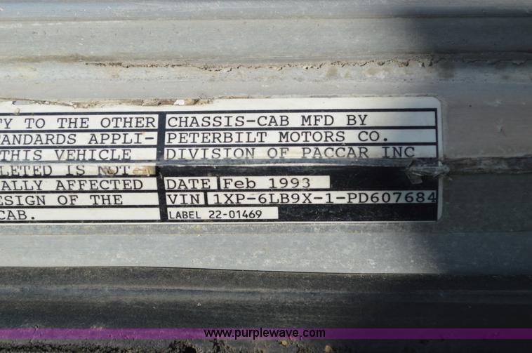 image for item AX9410 1993 Peterbilt 362