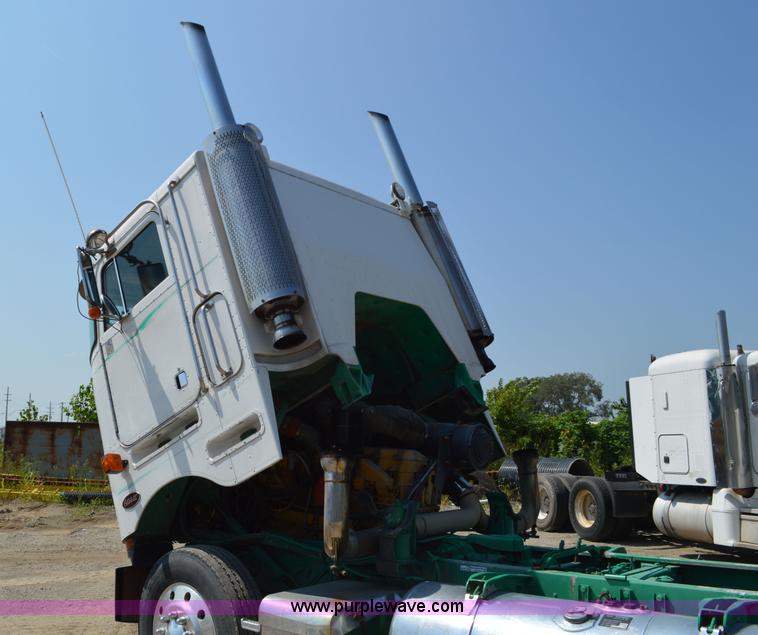 image for item AX9410 1993 Peterbilt 362