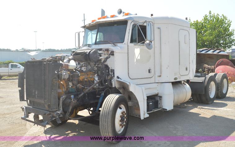 image for item AX9411 1998 Peterbilt 377 semi truck