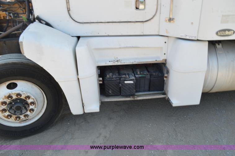 image for item AX9411 1998 Peterbilt 377 semi truck