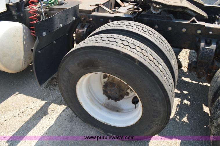 image for item AX9411 1998 Peterbilt 377 semi truck