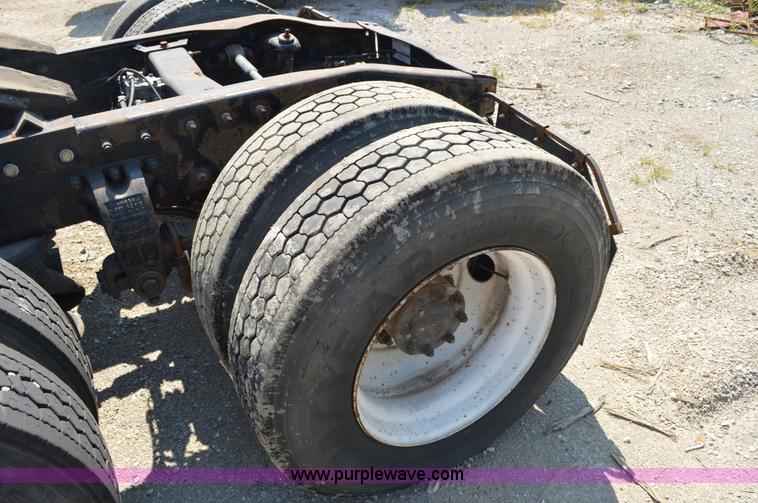 image for item AX9411 1998 Peterbilt 377 semi truck