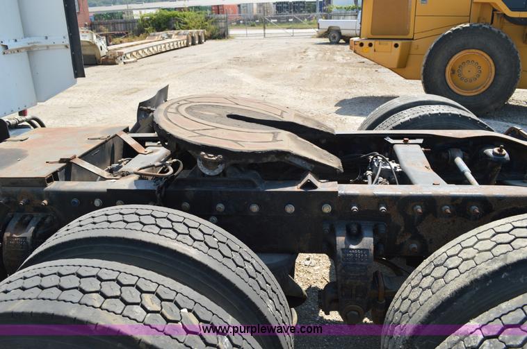 image for item AX9411 1998 Peterbilt 377 semi truck