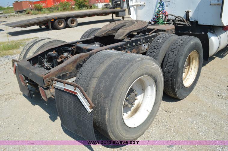 image for item AX9411 1998 Peterbilt 377 semi truck