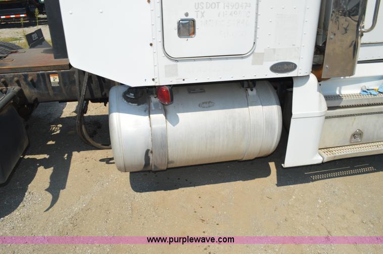 image for item AX9411 1998 Peterbilt 377 semi truck