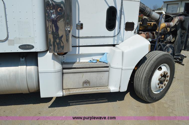 image for item AX9411 1998 Peterbilt 377 semi truck
