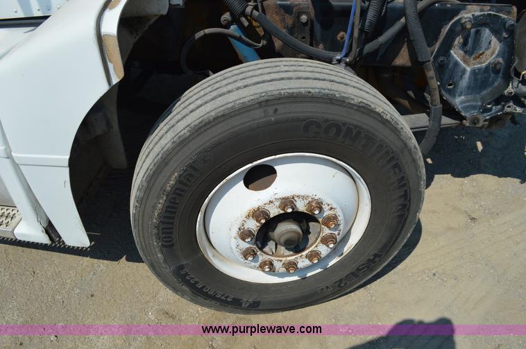 image for item AX9411 1998 Peterbilt 377 semi truck