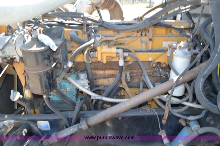 image for item AX9411 1998 Peterbilt 377 semi truck