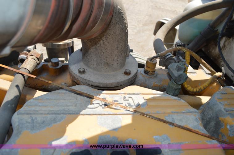 image for item AX9411 1998 Peterbilt 377 semi truck