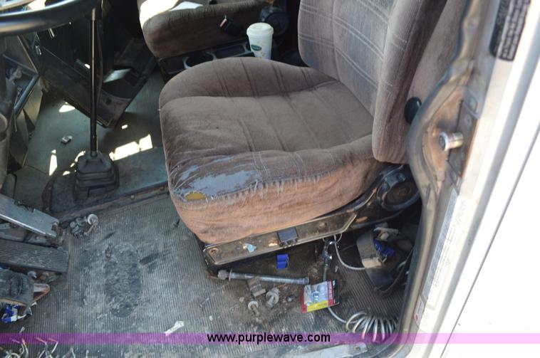 image for item AX9411 1998 Peterbilt 377 semi truck