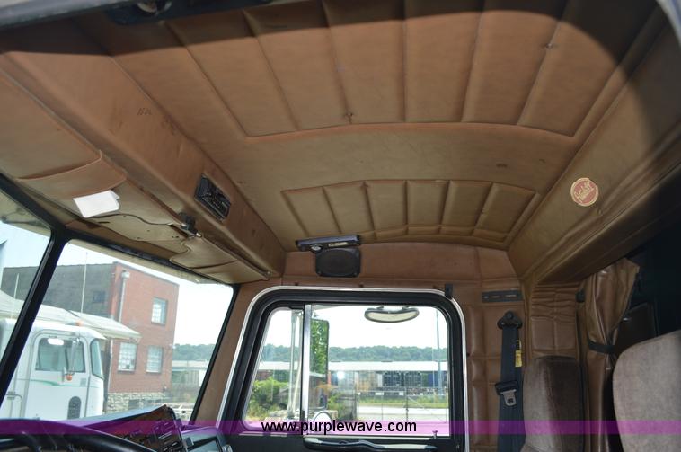 image for item AX9411 1998 Peterbilt 377 semi truck