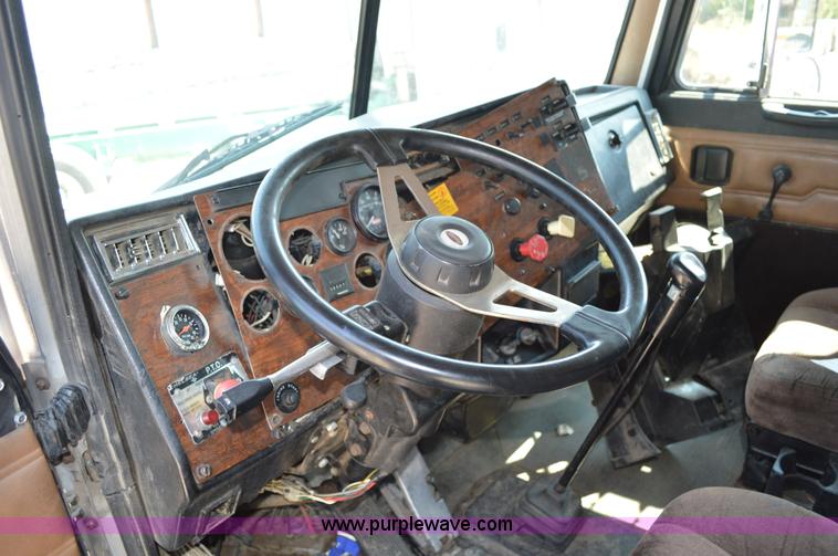 image for item AX9411 1998 Peterbilt 377 semi truck