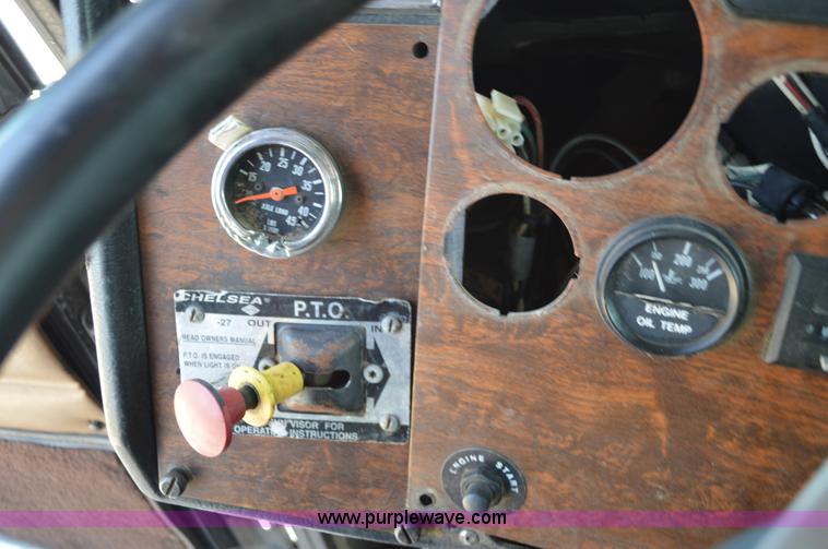 image for item AX9411 1998 Peterbilt 377 semi truck