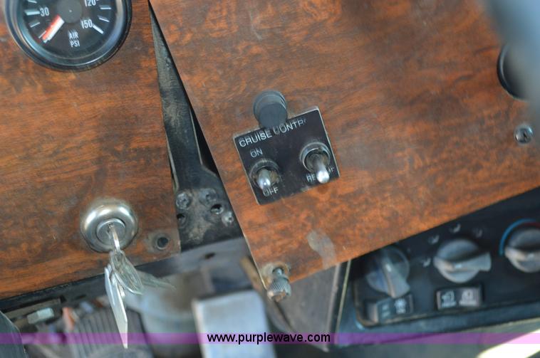 image for item AX9411 1998 Peterbilt 377 semi truck