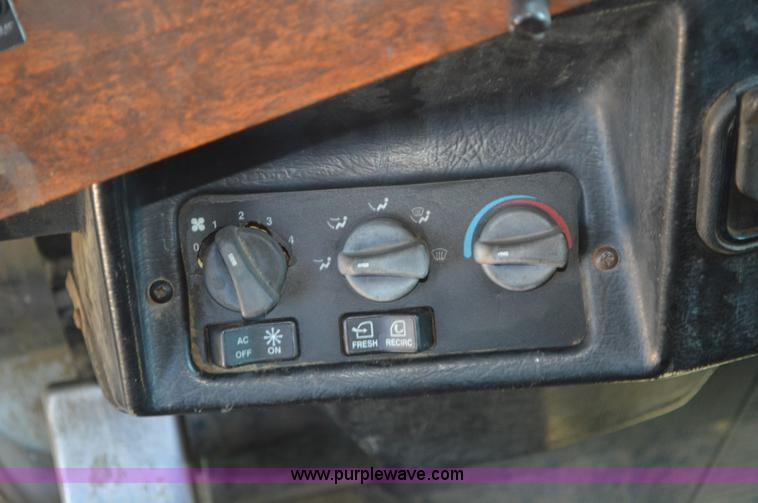 image for item AX9411 1998 Peterbilt 377 semi truck